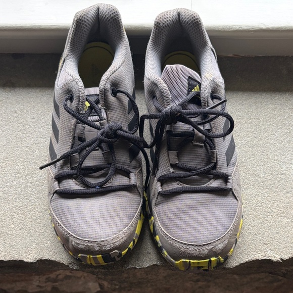 Adidas Boys Athletic Shoes in Gray with Yellow Accents - Picture 2 of 4